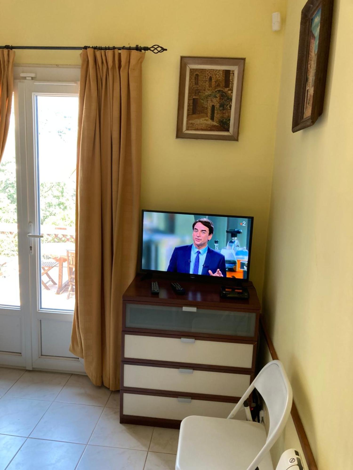 Appartement Independant Dans Villa Eze Bord De Mer Exteriör bild