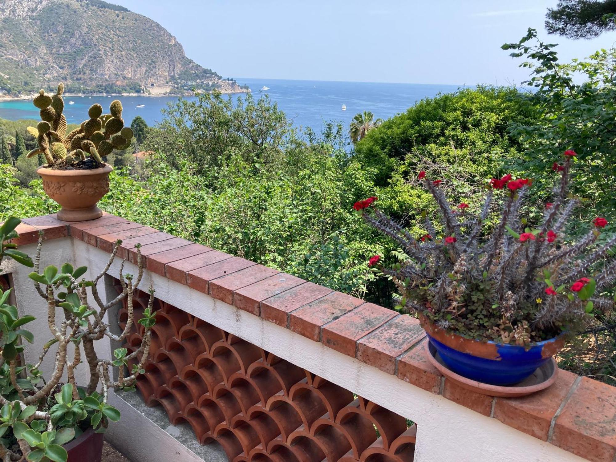 Appartement Independant Dans Villa Eze Bord De Mer Exteriör bild